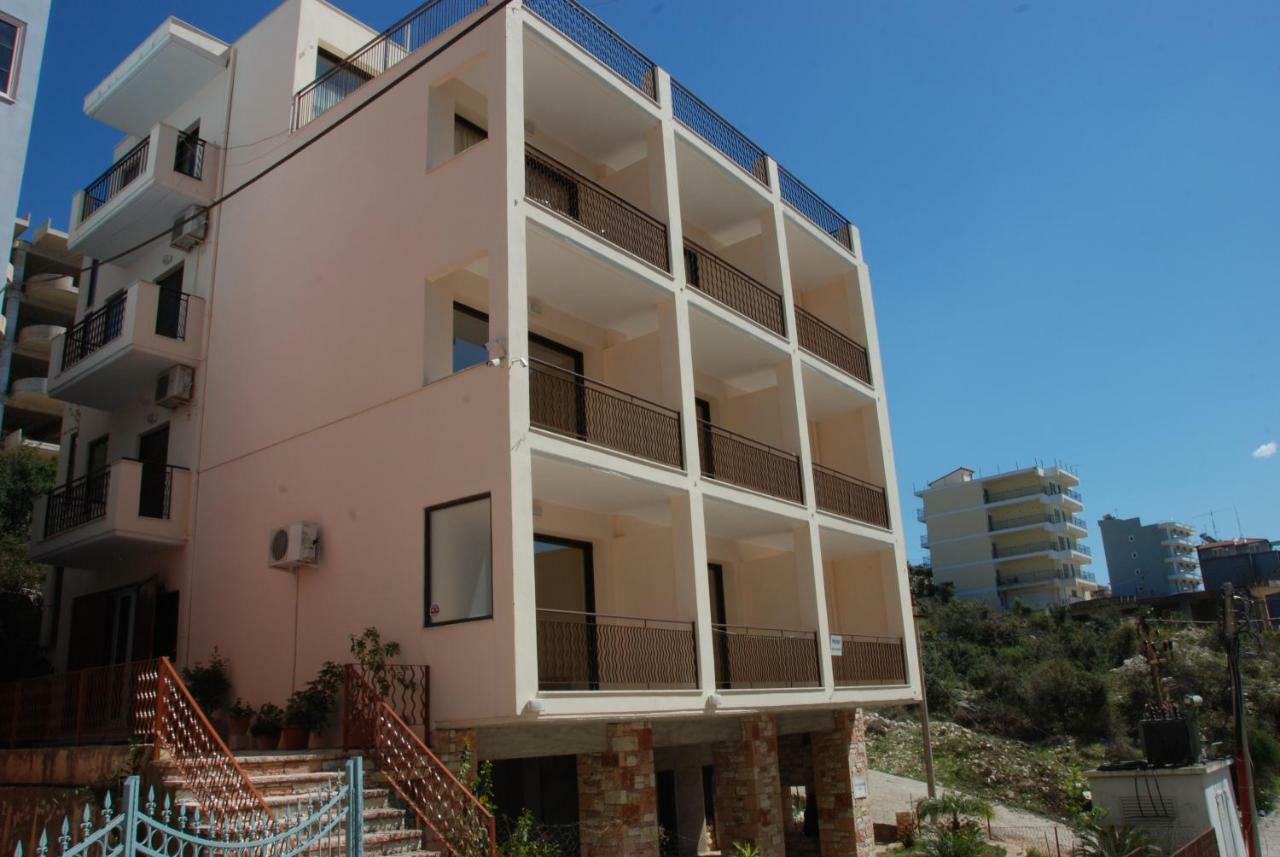 Nikos Hotel And Apartments Саранда Экстерьер фото