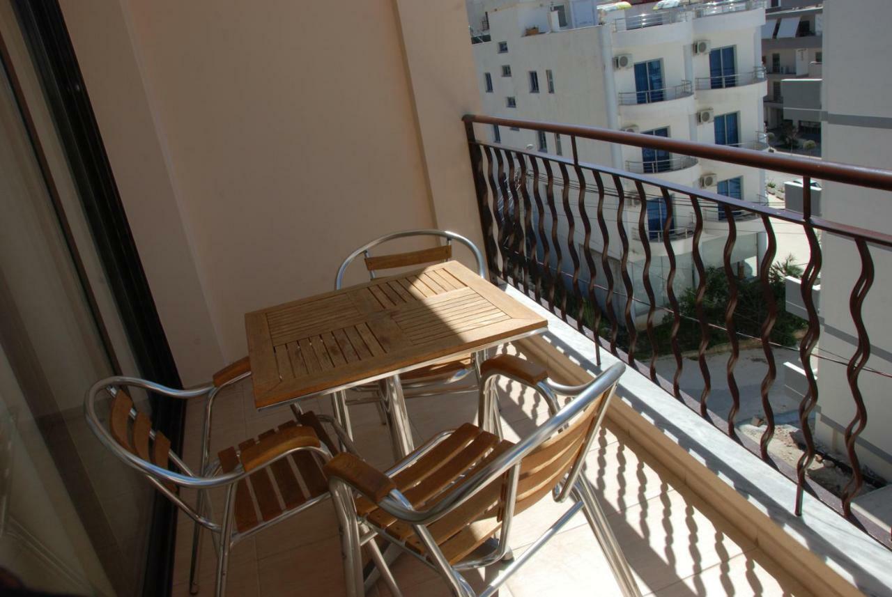 Nikos Hotel And Apartments Саранда Экстерьер фото