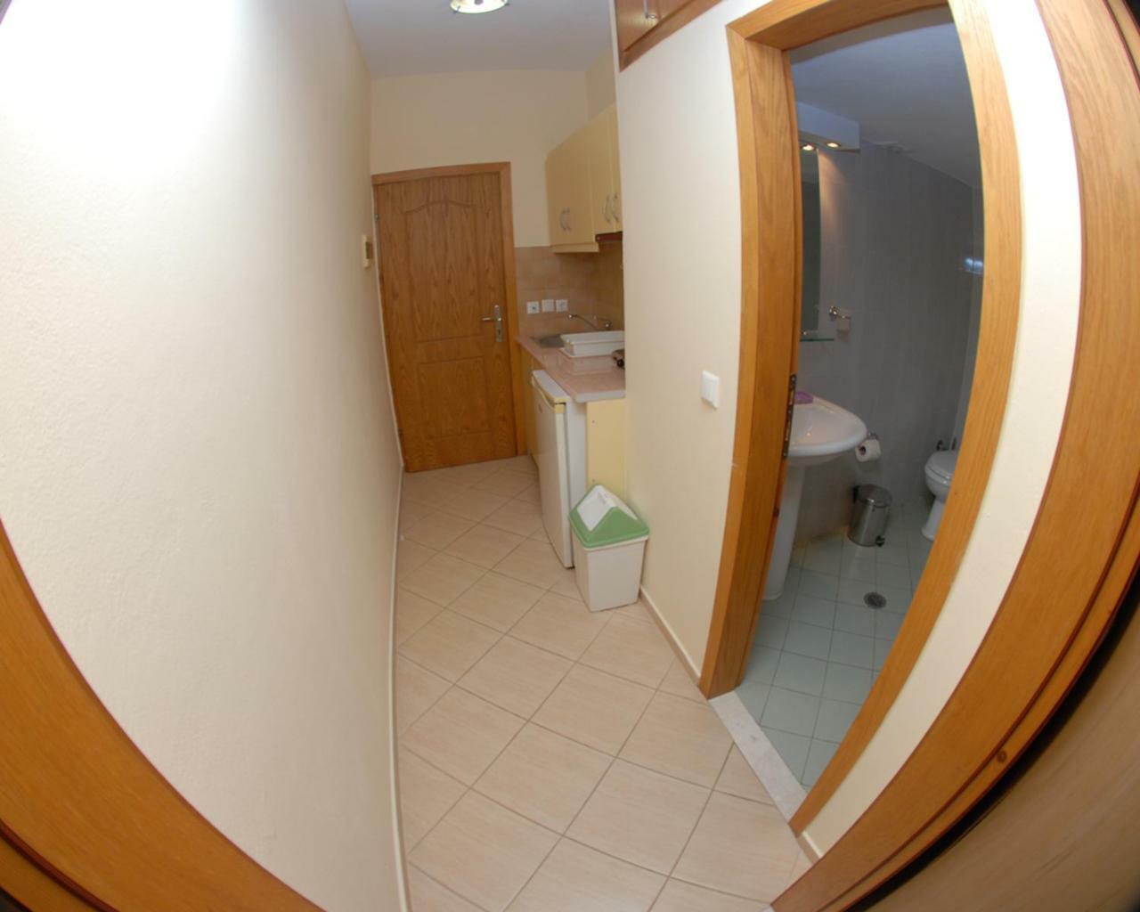 Nikos Hotel And Apartments Саранда Экстерьер фото
